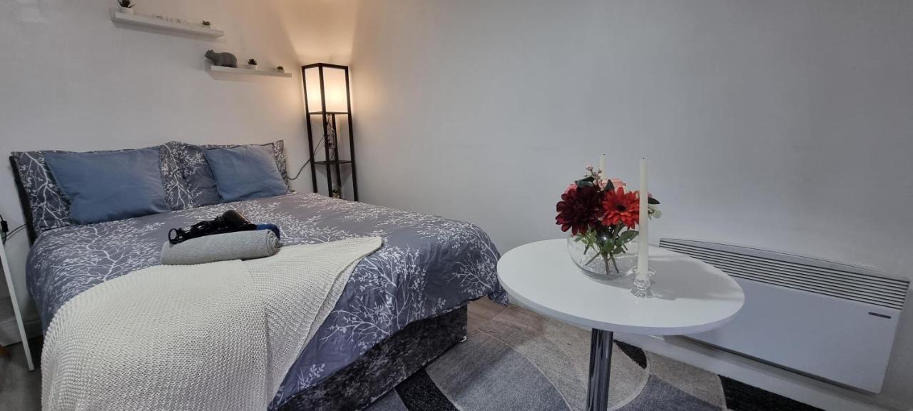 Apartament Charming, Cosy Hideaway With Free Wifi, Parking Leeds  Zewnętrze zdjęcie